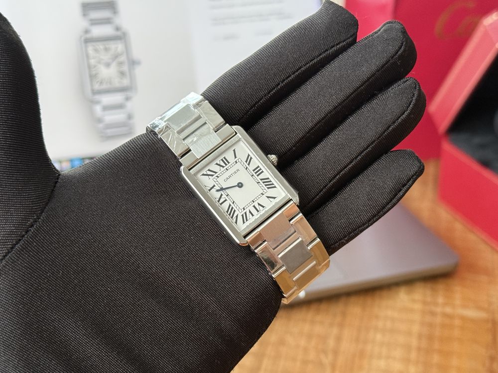 Часы Cartier Tank Solo