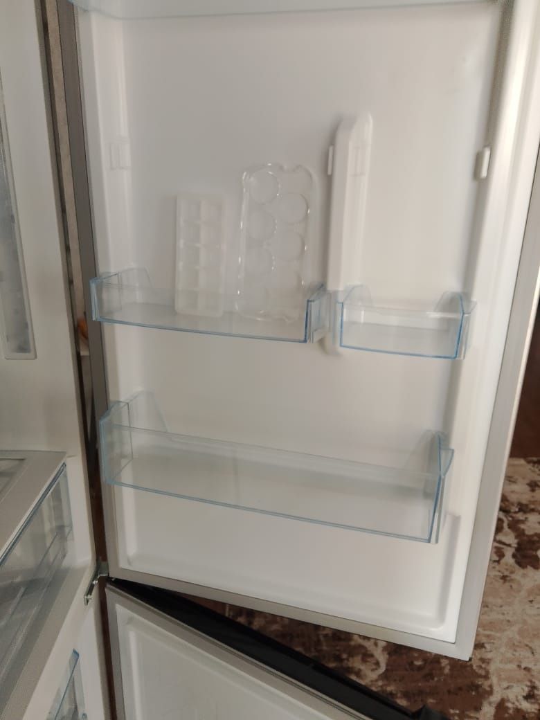 Срочно продам холодильник почти новый