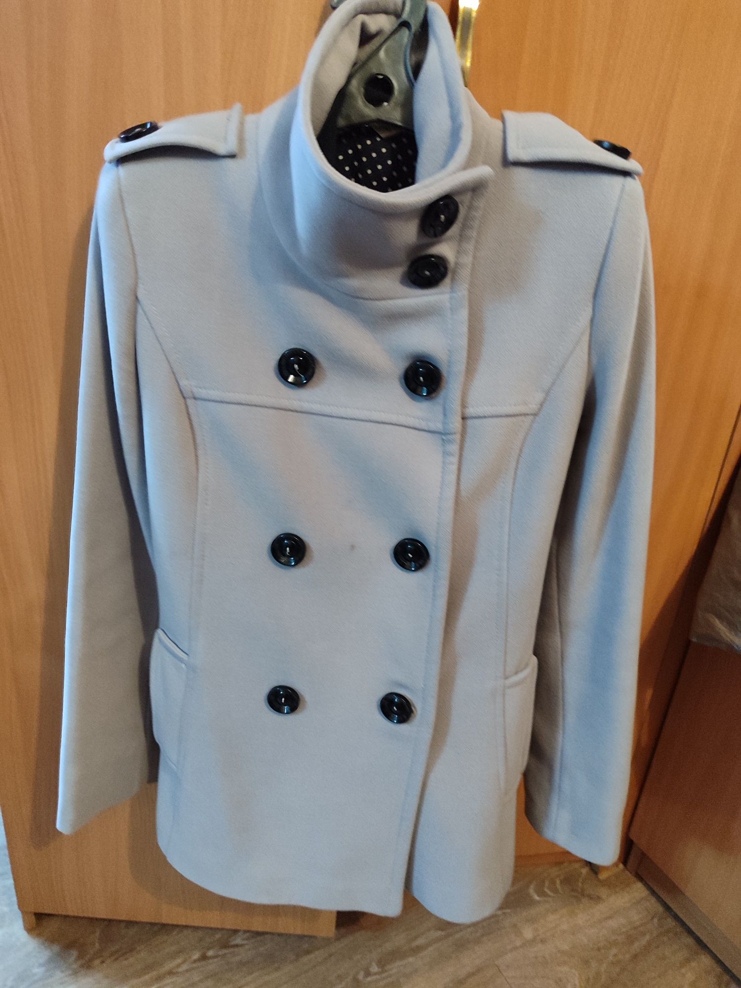 Продам женское пальто,куртку