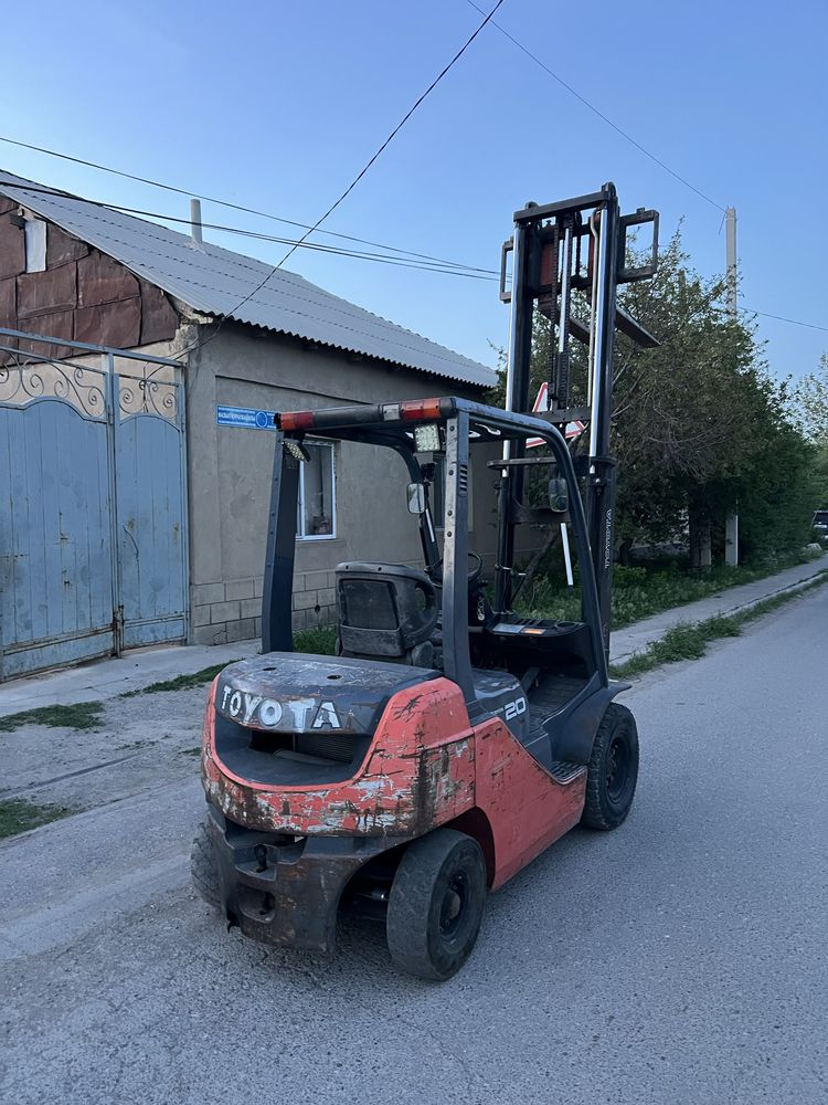 Продам вилочный погрузчк кара