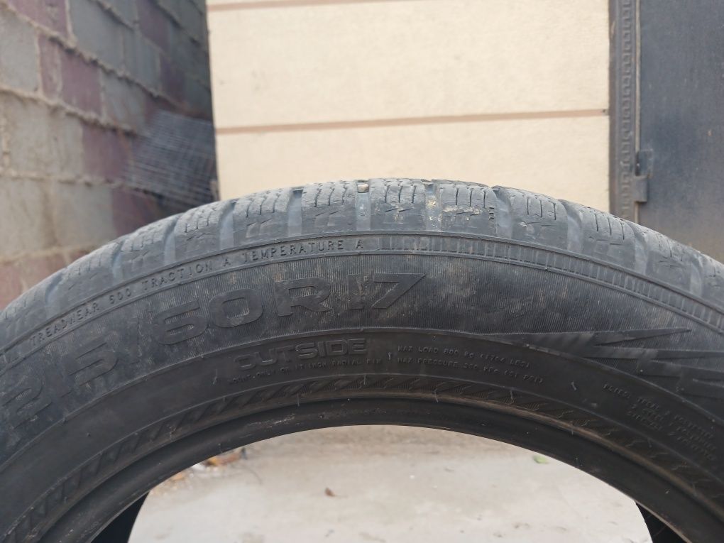 Комплект зимних шин 215/60 R17