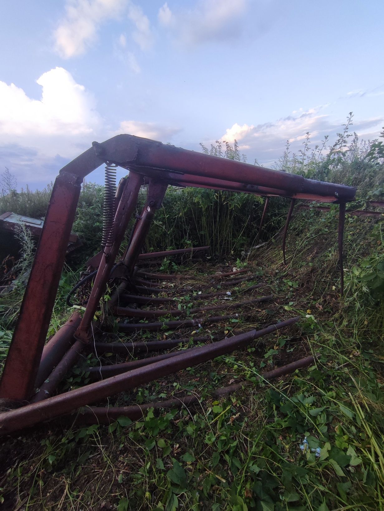 Продам вилы для рассыпного сена (грабельная решетка)