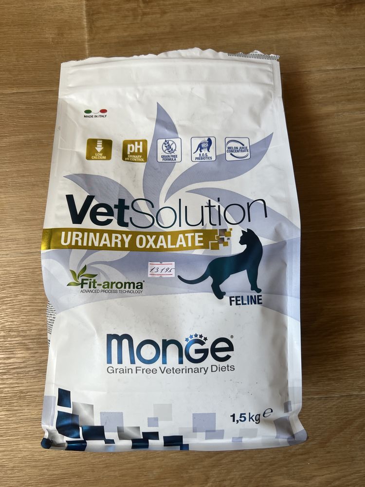 Корм Monge urinary oxalate.