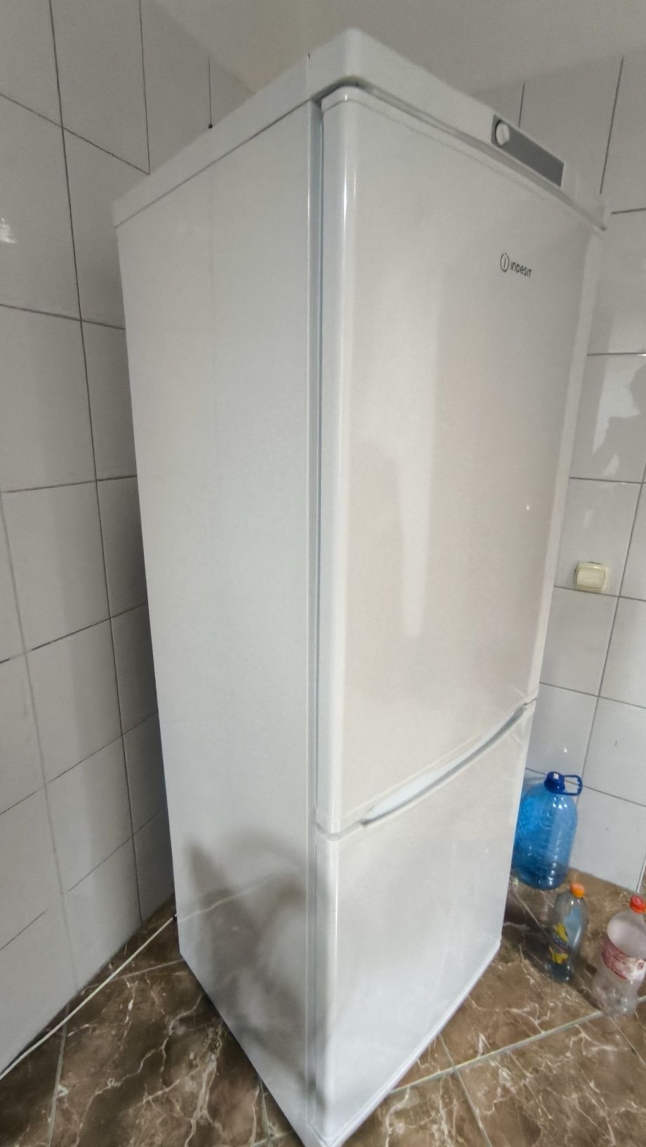 Холодильник INDESIT ES 16 A