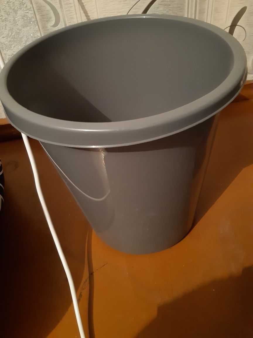 Продам новое мусорное ведро