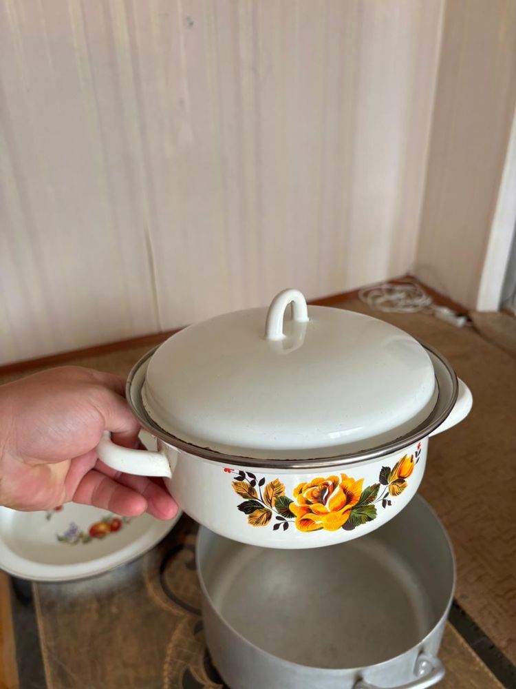 Кастрюли ,табаки, шара, таз кухонный