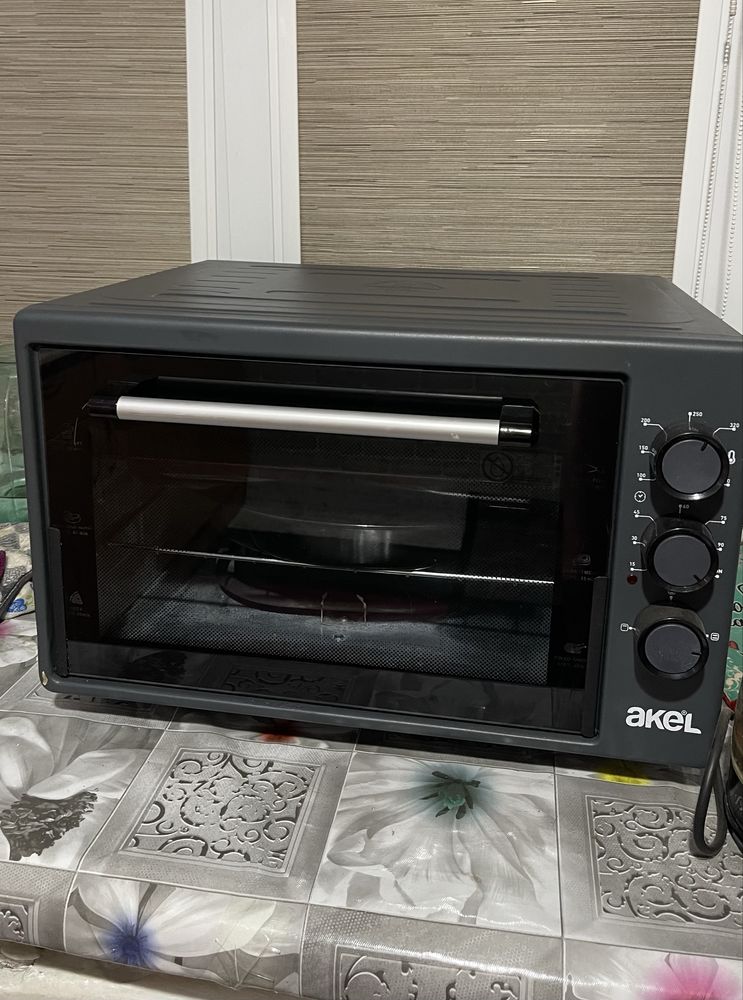 Продам духовку Akel