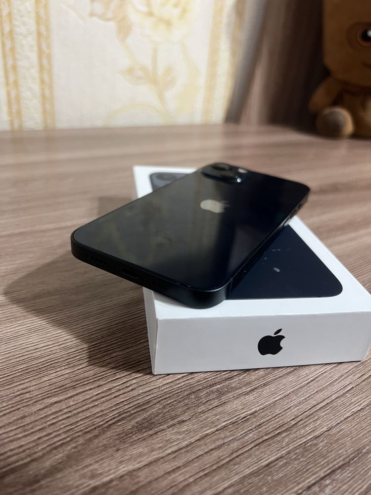 Продаю срочно iPhone 13 в идеале