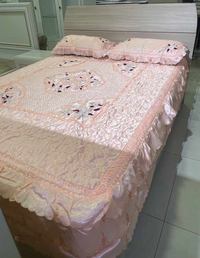 Продам покрывала на 1,5 спальную кровать