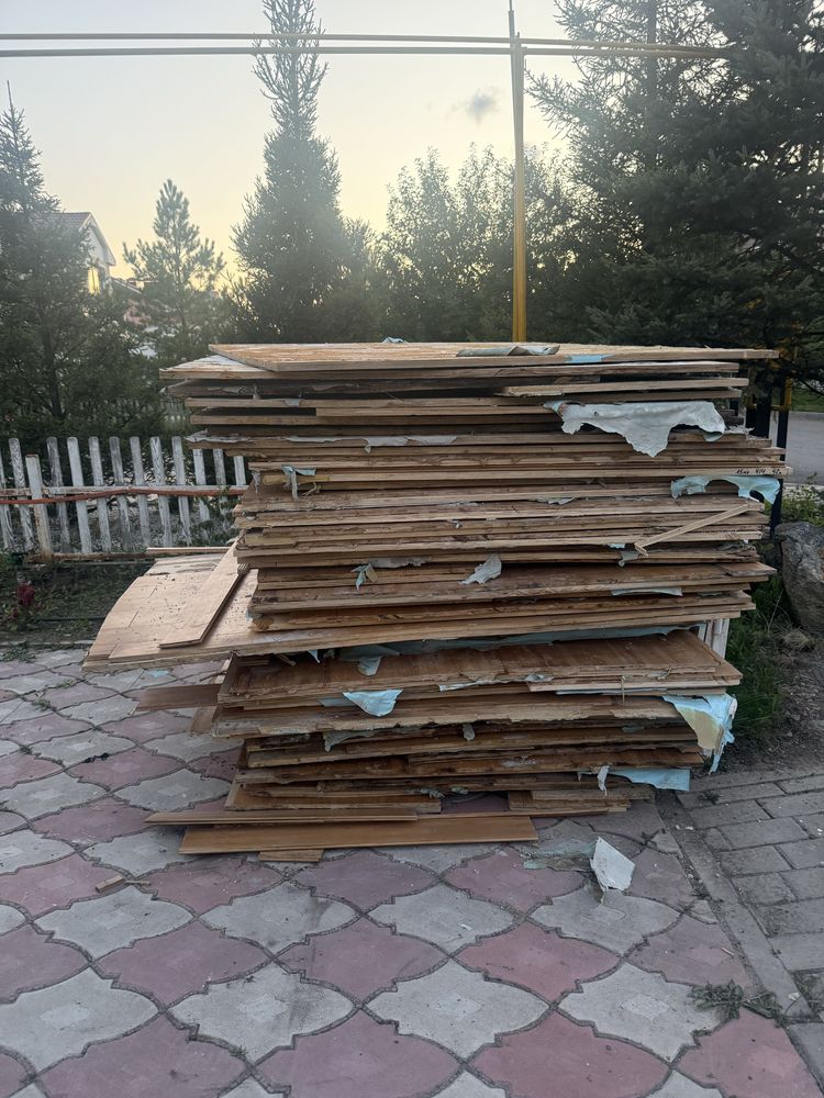 Продам фанеры размер 12 с ламинатом на 40 квадратных метров б/у