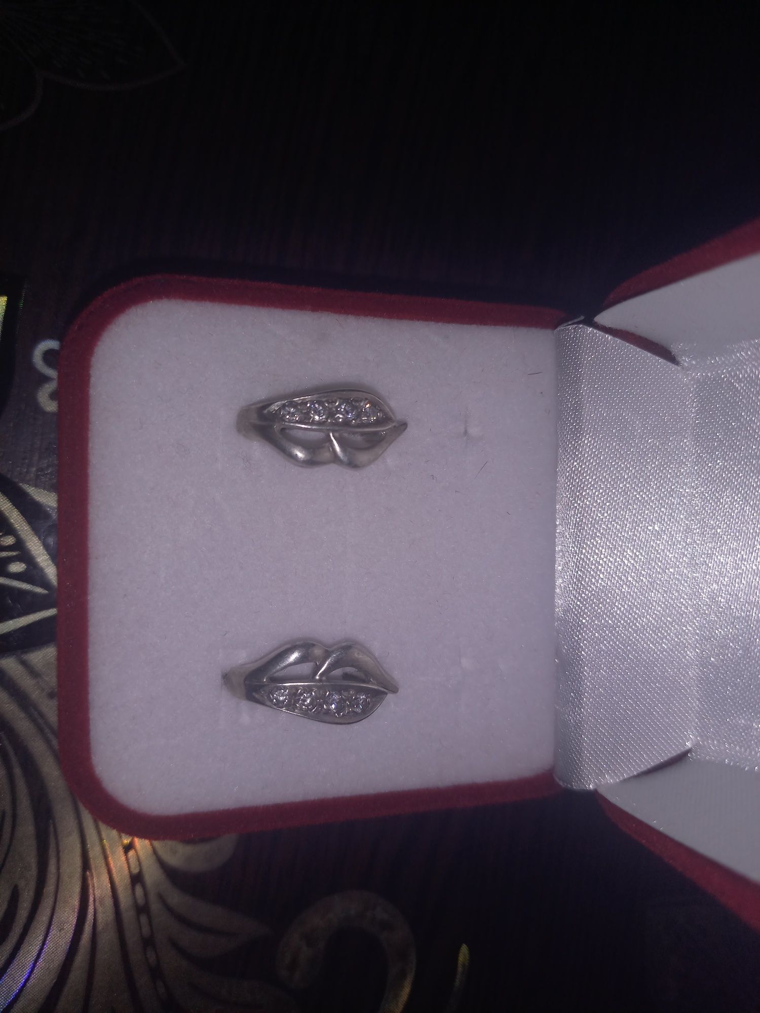 Серёжки серебро 925 проба новые костыли в хорошем состоянии