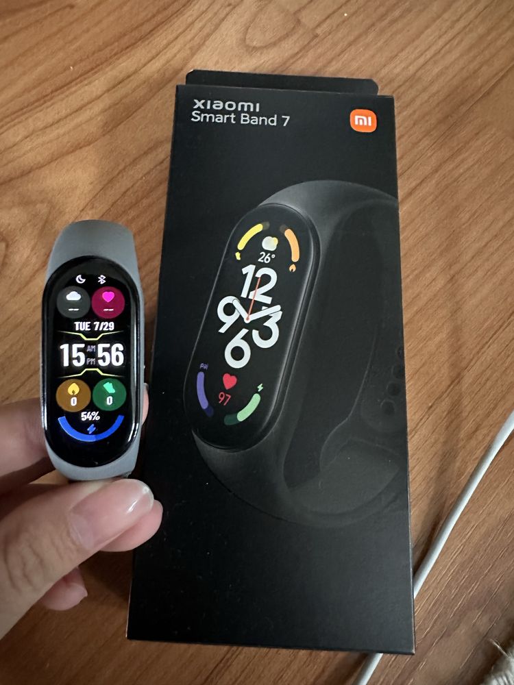 Продам смарт браслет-часы Xiaomi band 7