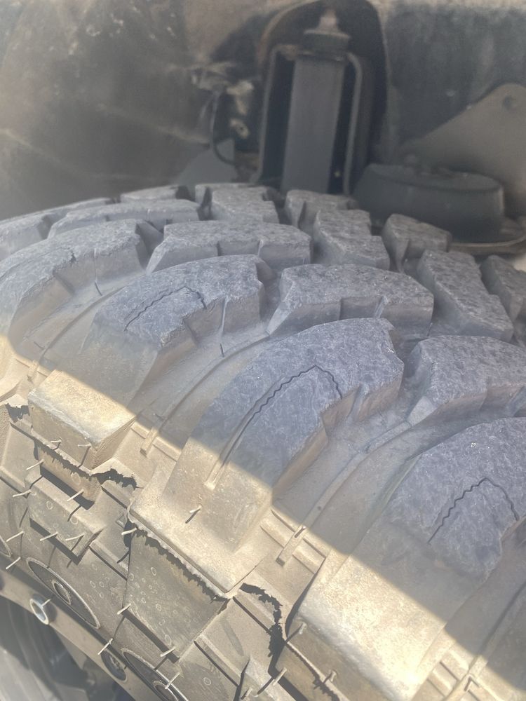 Грязевые Mud Terrain (M/T) 285/70 R17 COMFORSER CF3000