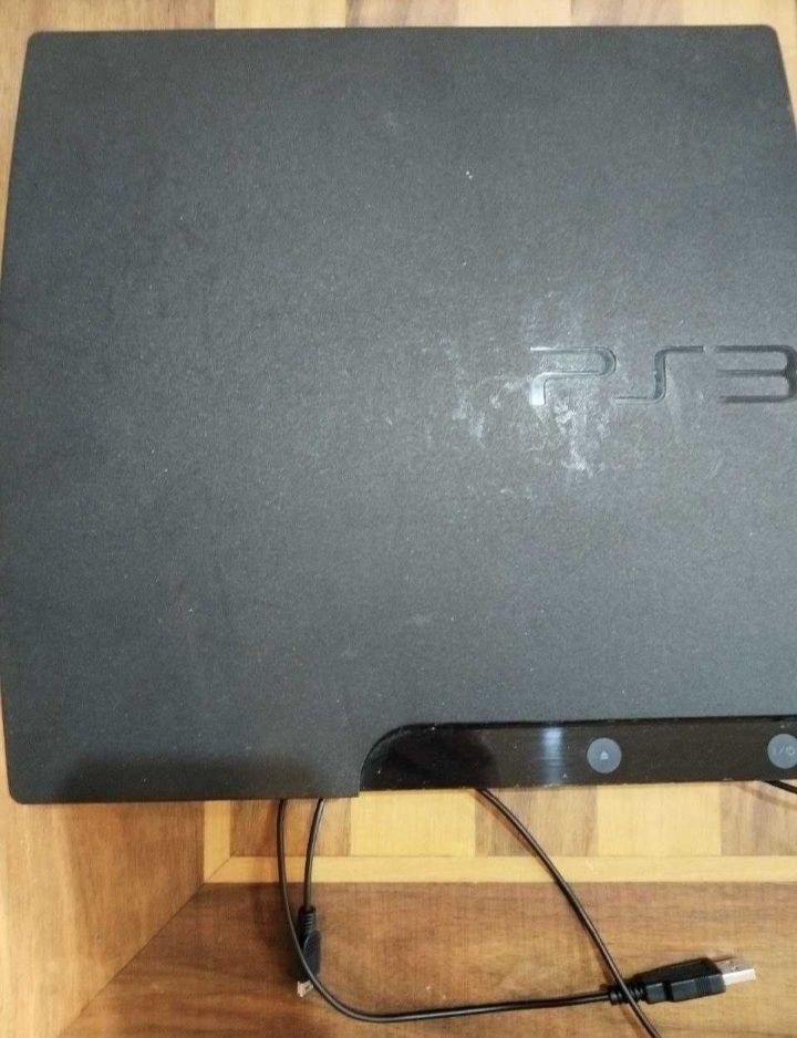 Продаю игровую приставку рс3