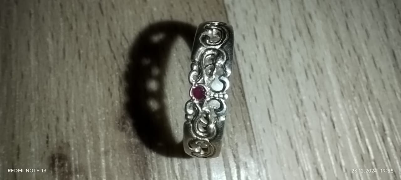 Продам кольцо серебрянное