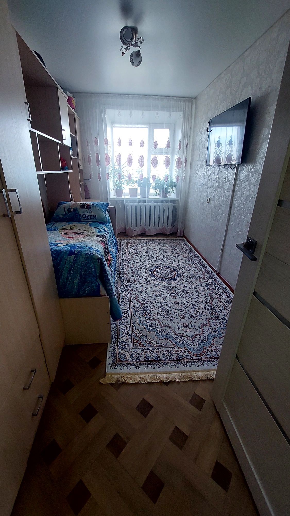 Үш бөлмелі квартира сатамыз