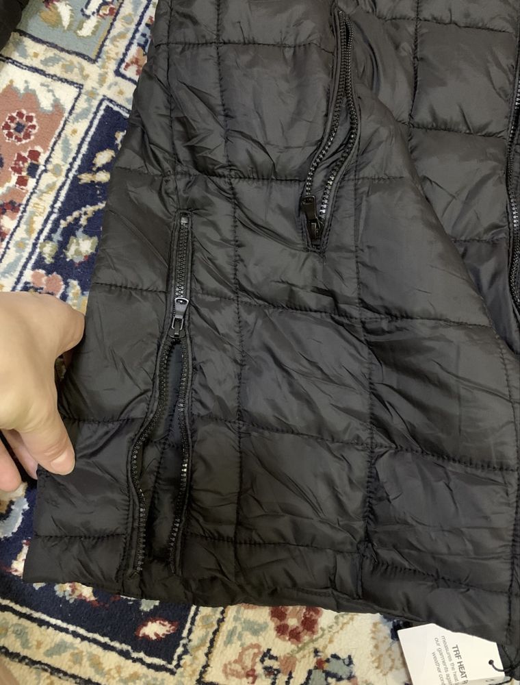 Zara новая черная куртка 19990 тенге 36-38 размер