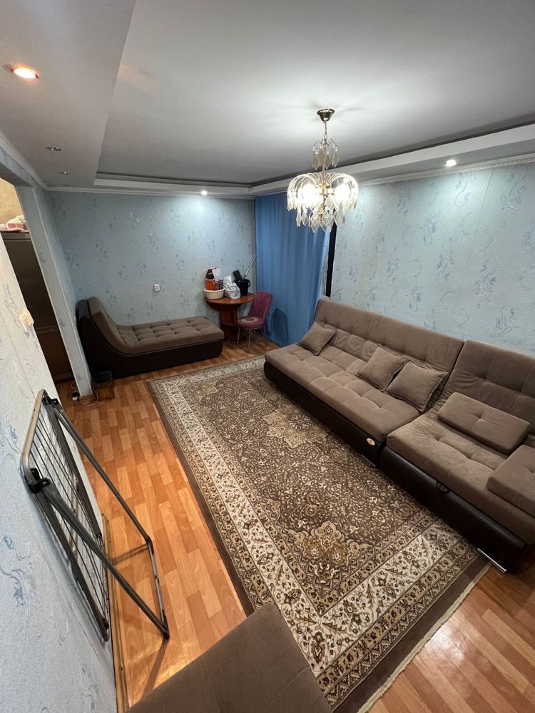 Продам диван в хорошем состоянии