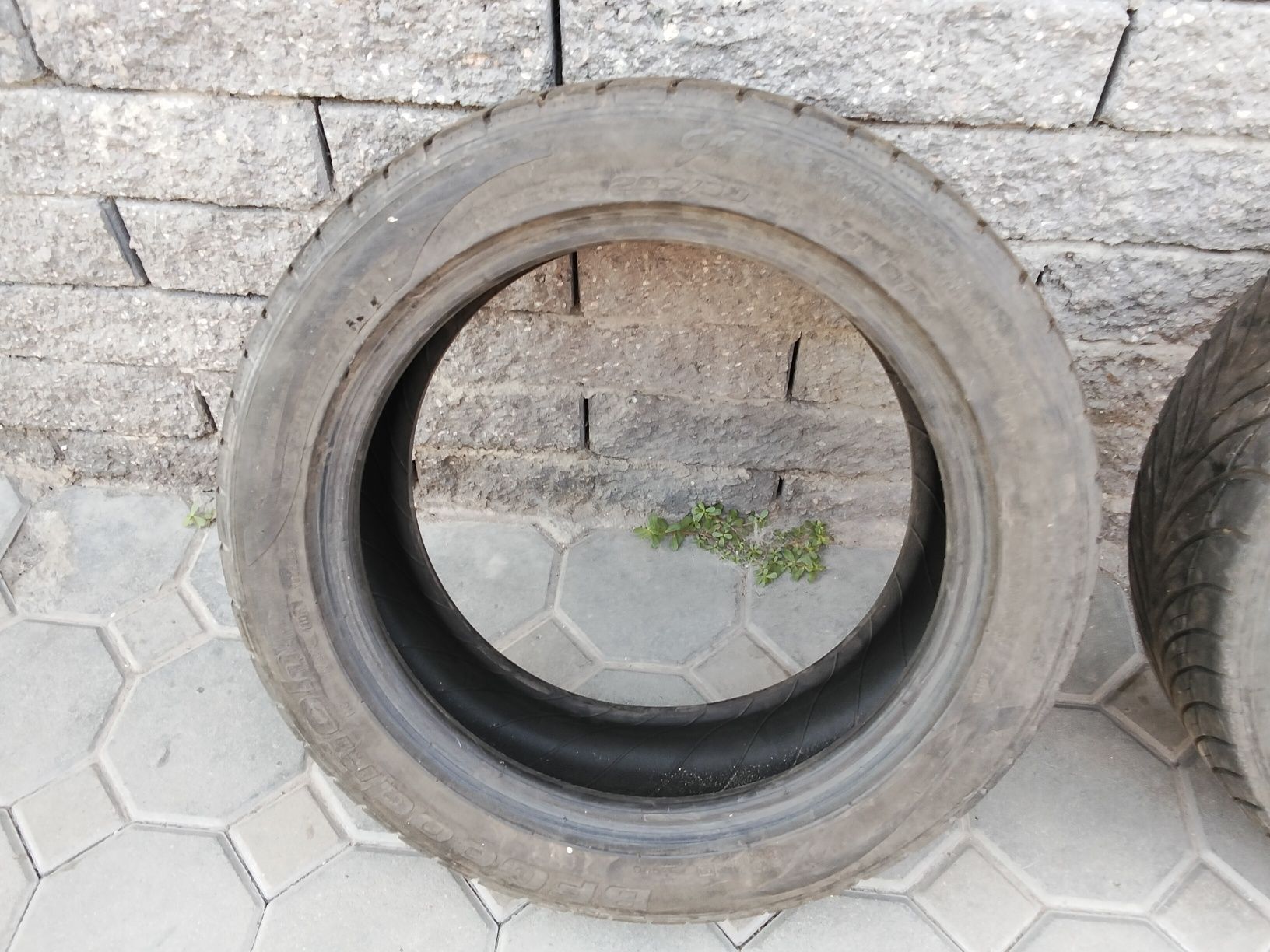 Продам шины 205/50/16