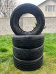 Продаю комплект шин Roadstone 4x4 HT 265/65/R17