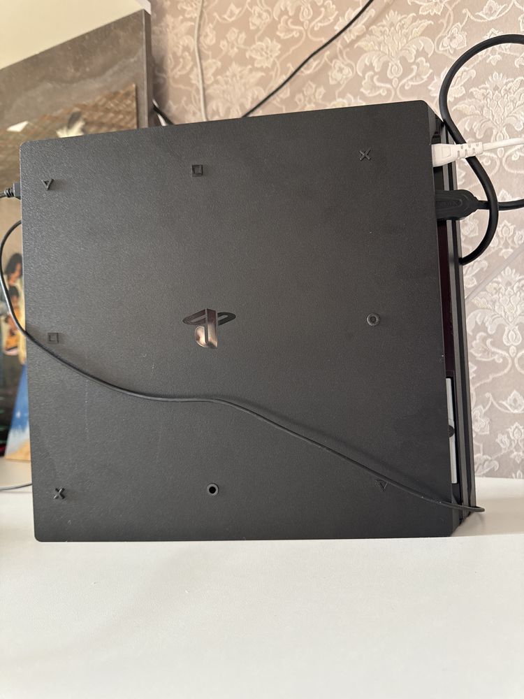 Продам плестейшн 4 slim