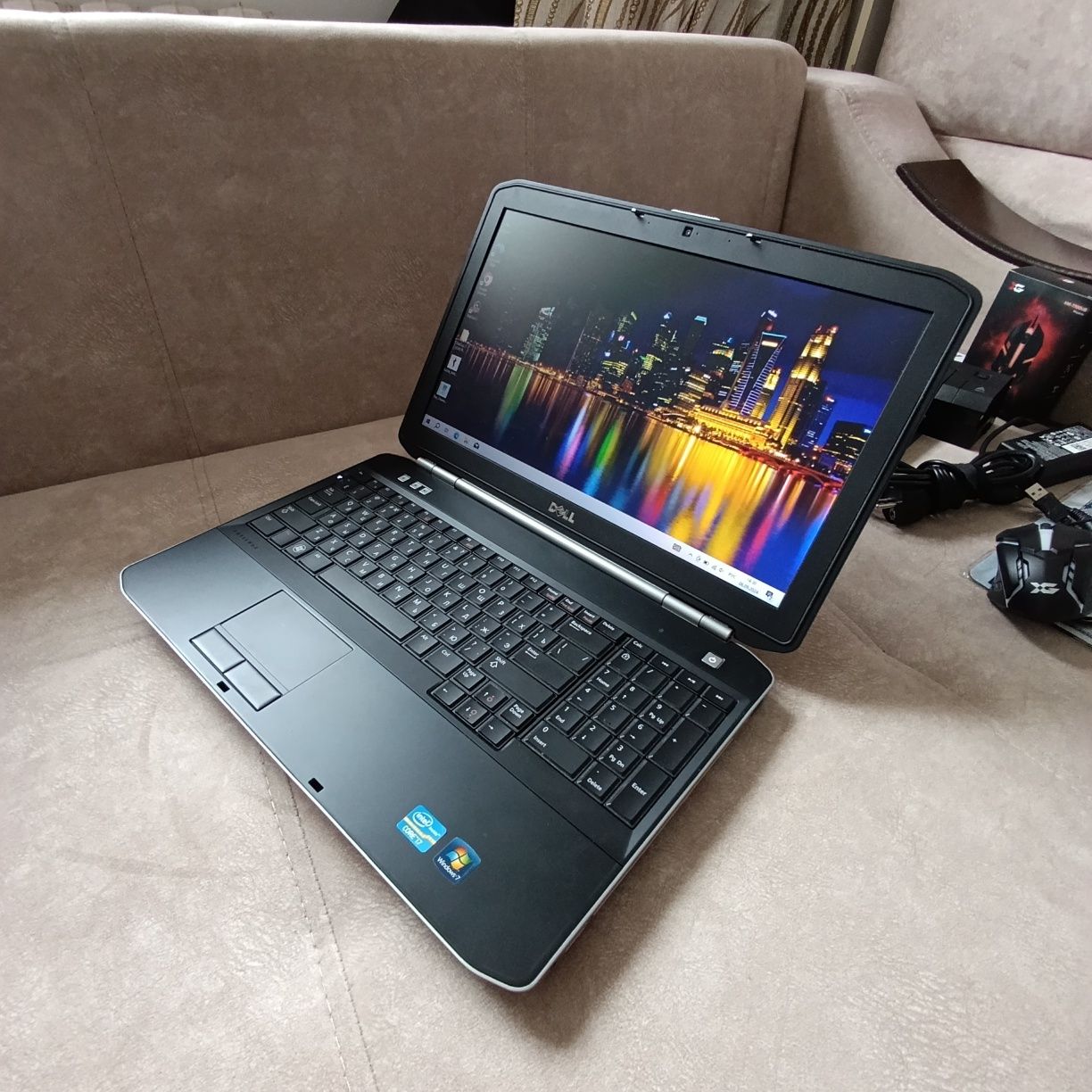 DELL Latitude 15_/Intel Core i7/SSD-128GB/Полный комплект!