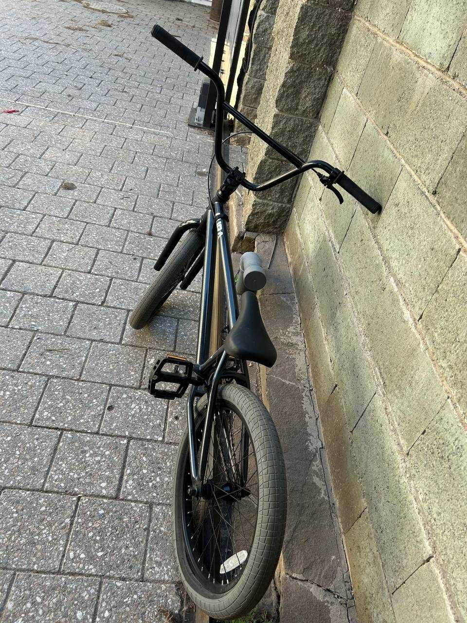 Продам Велосипед BMX DK Aura 20
