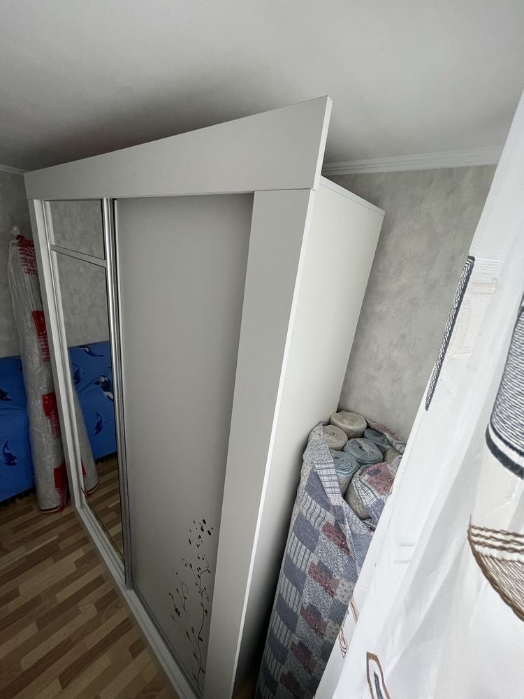 Продам шкаф купе
