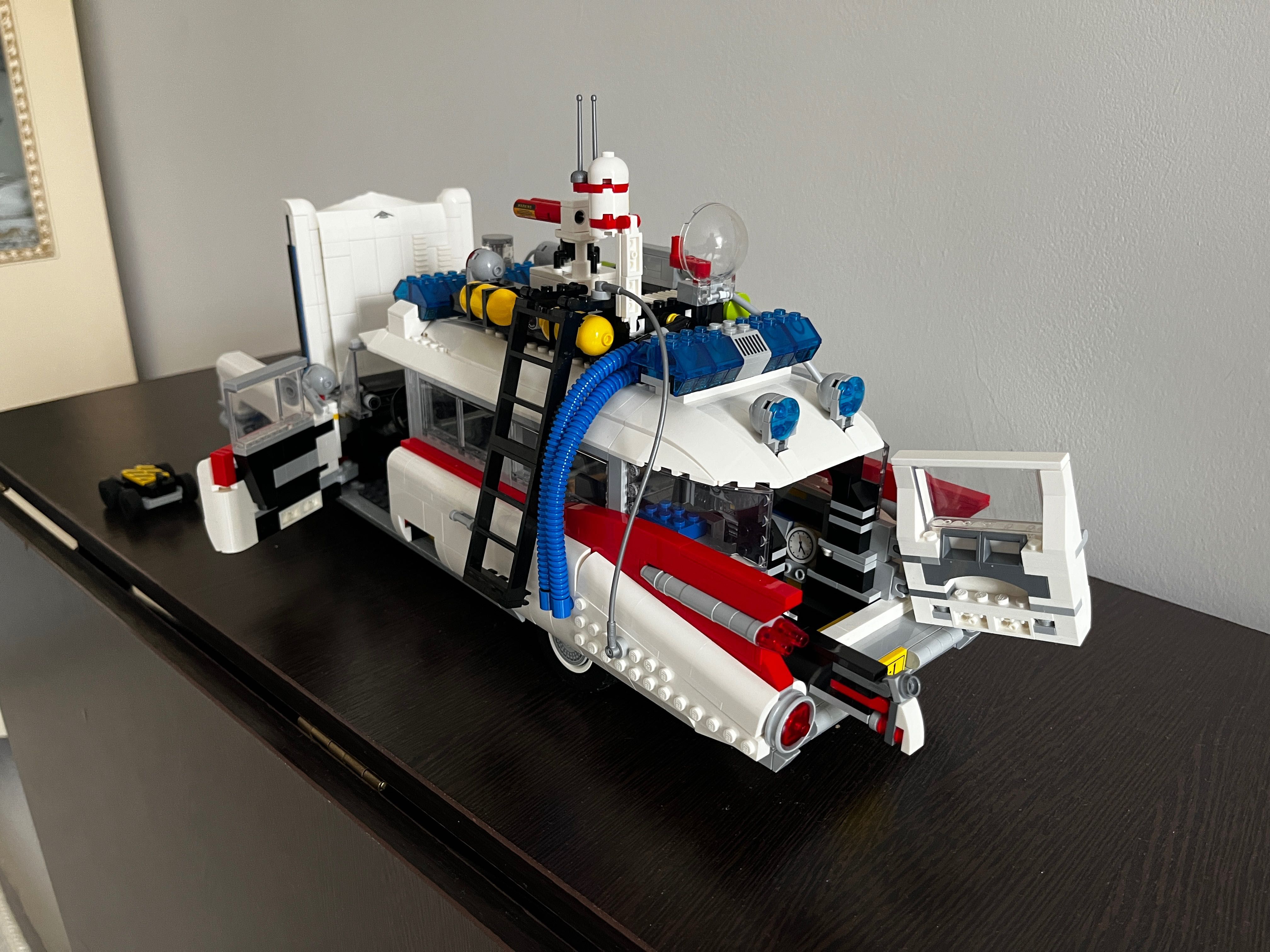 Продам лего машину ghostbusters ecto-1 10274, оригинал 2352 деталей