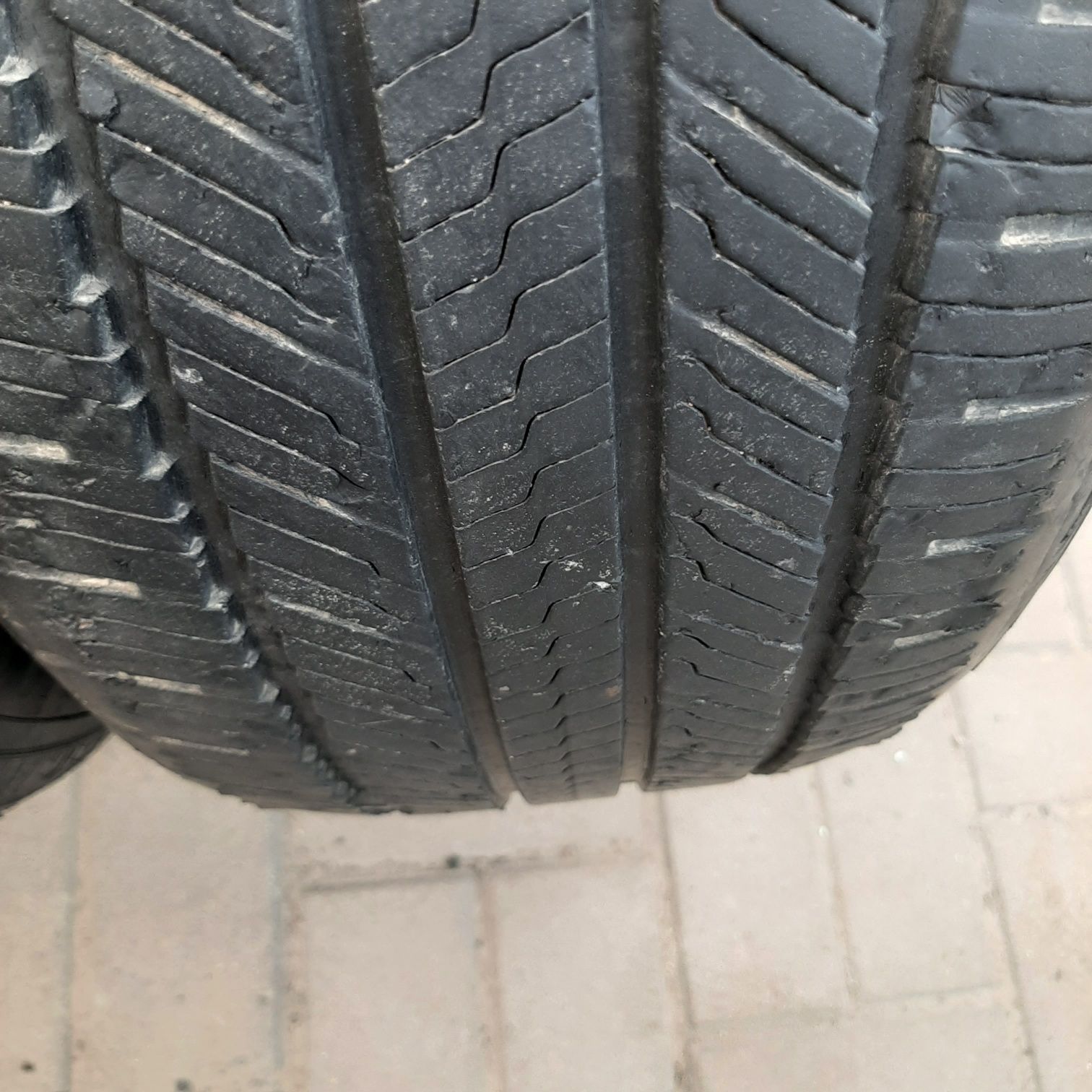 Продам 235 55 r19 комплект за 16тыс