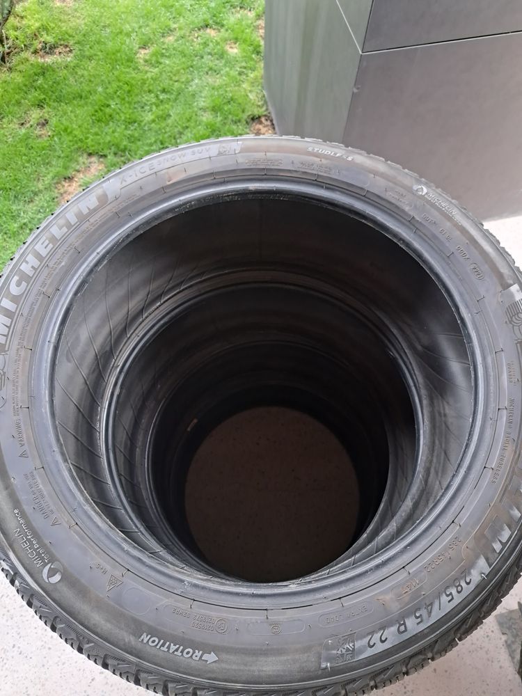Продам шины 285/45 R22