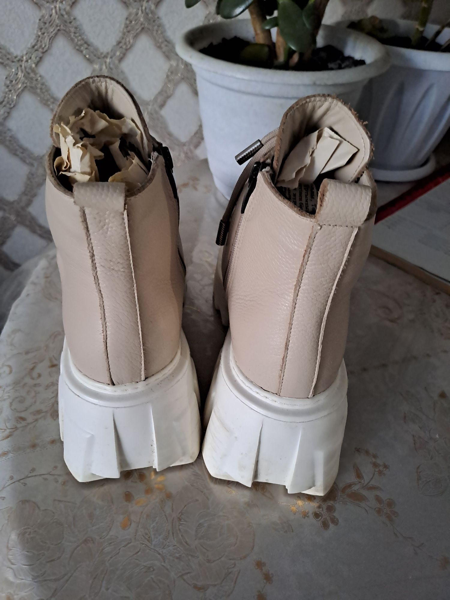 Продам ботинки зимние