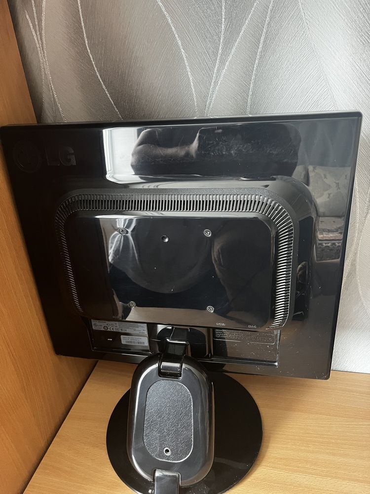 Монитор LG Flatron L1972H, 1280x1024, 75 Гц