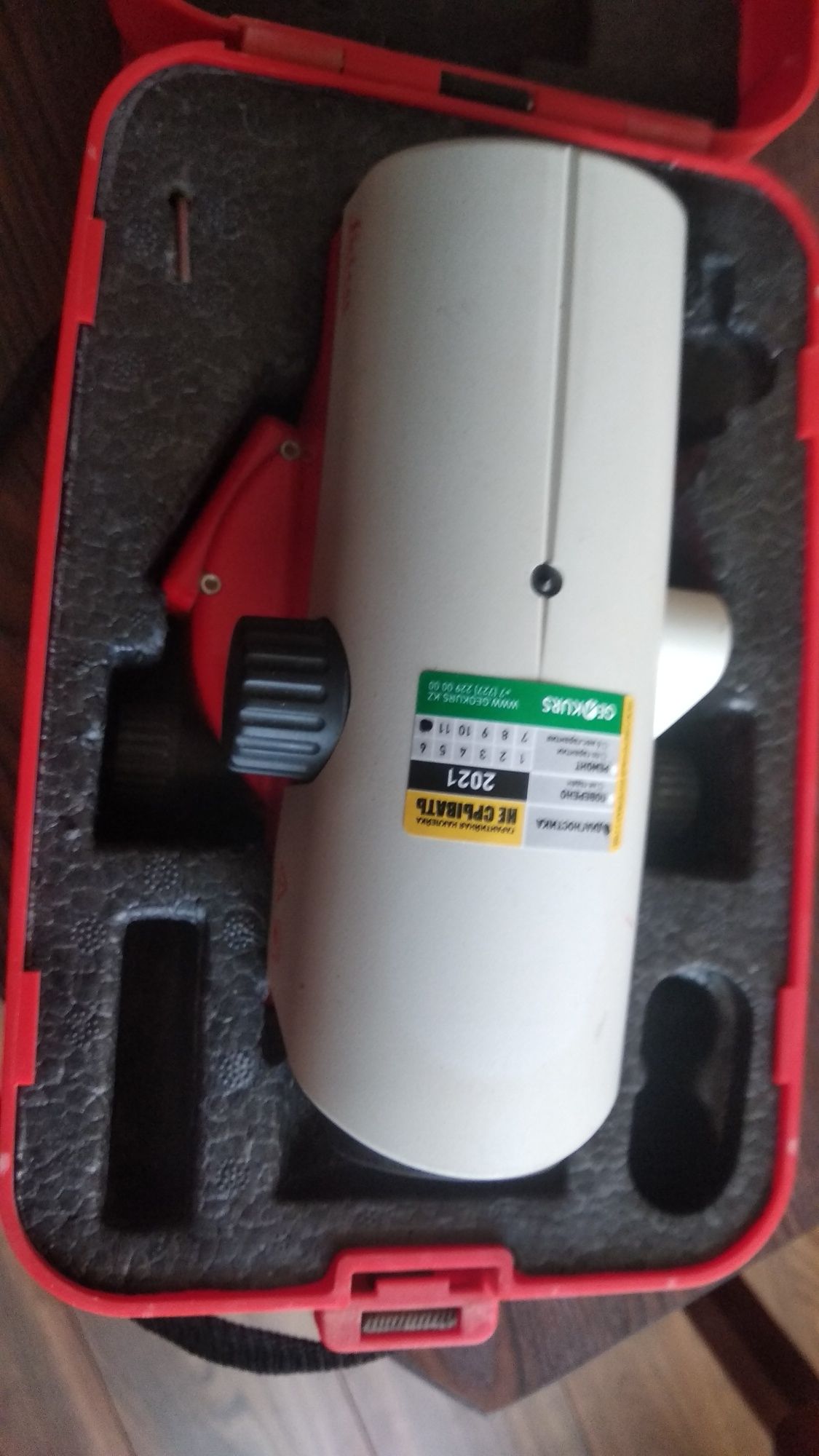 Продам нивелир Leica Na728