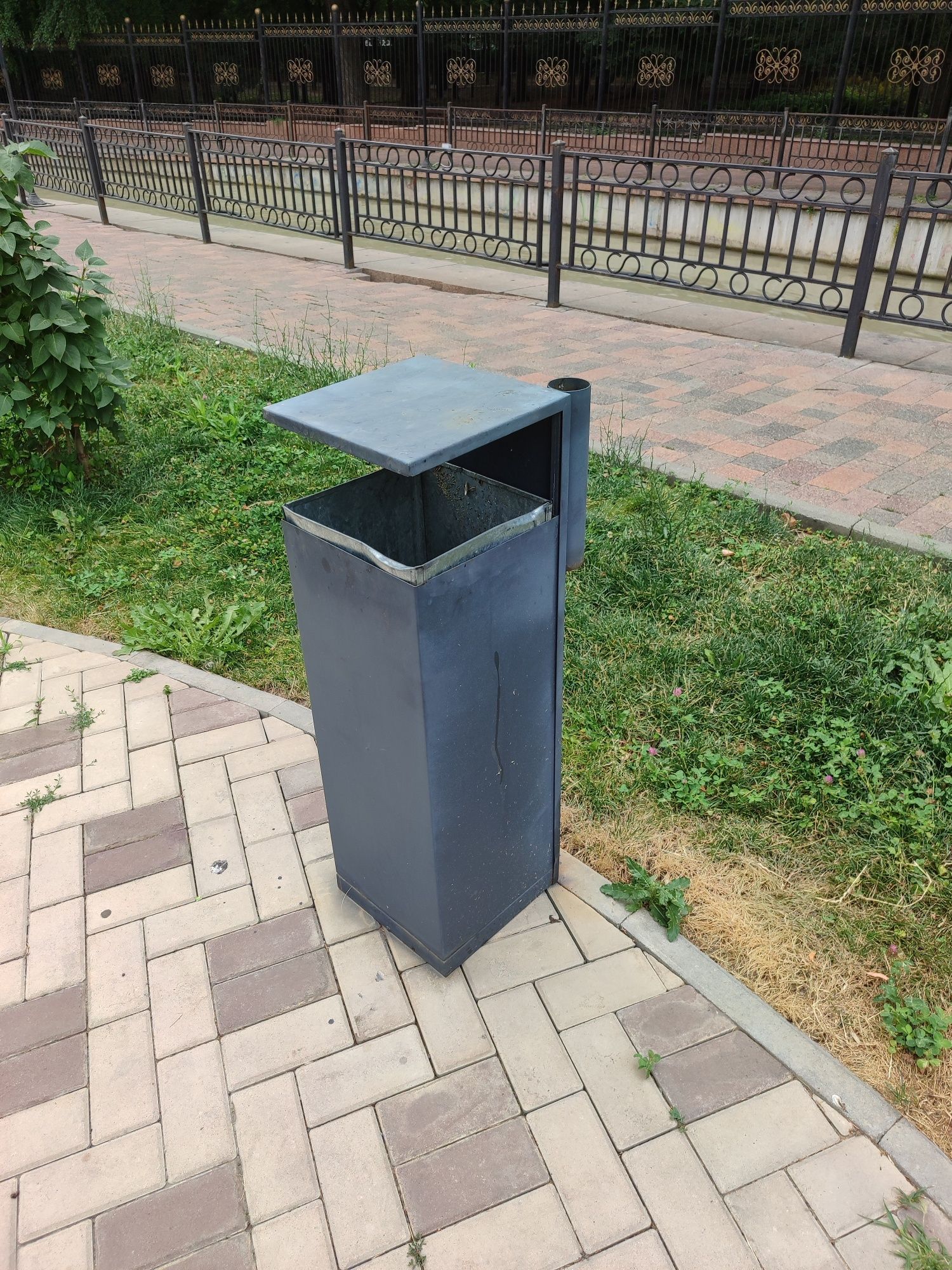 Продаю уличные урны