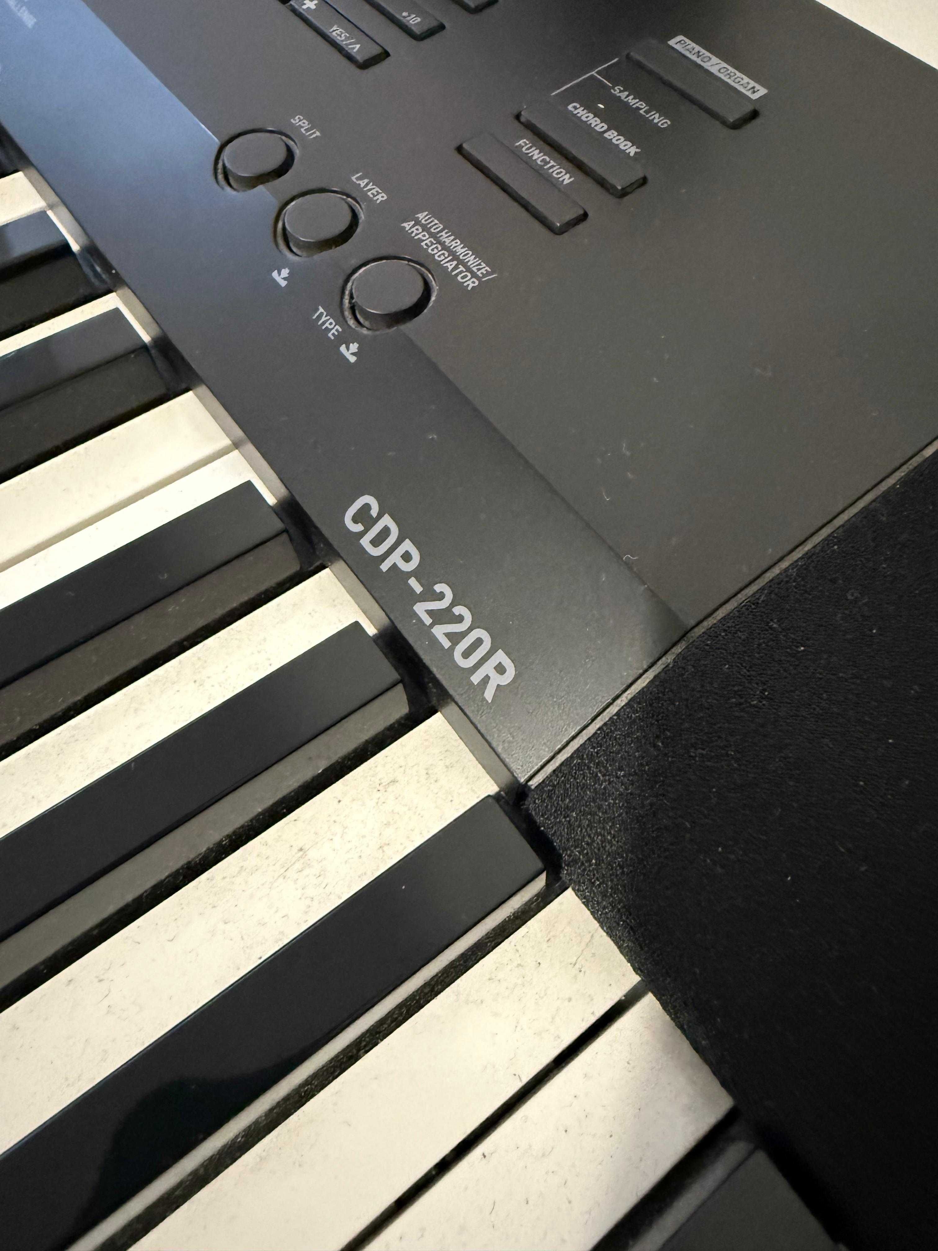 Цифровое пианино CASIO CDP-220R