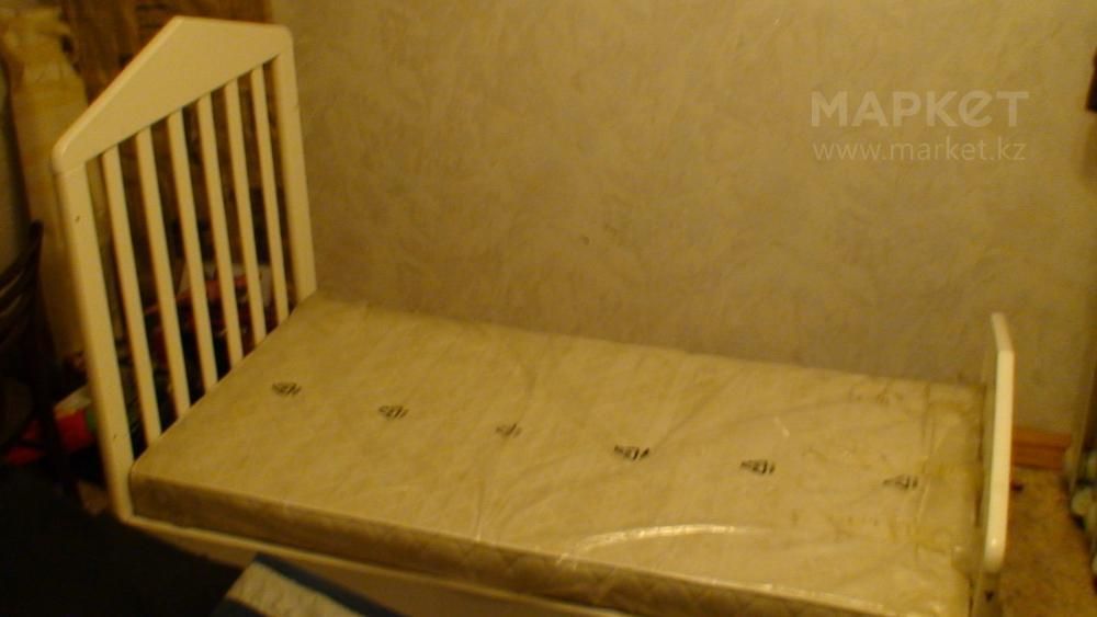 Продам Кровать детская, матрас ортопедический (от 0 до 12 лет )