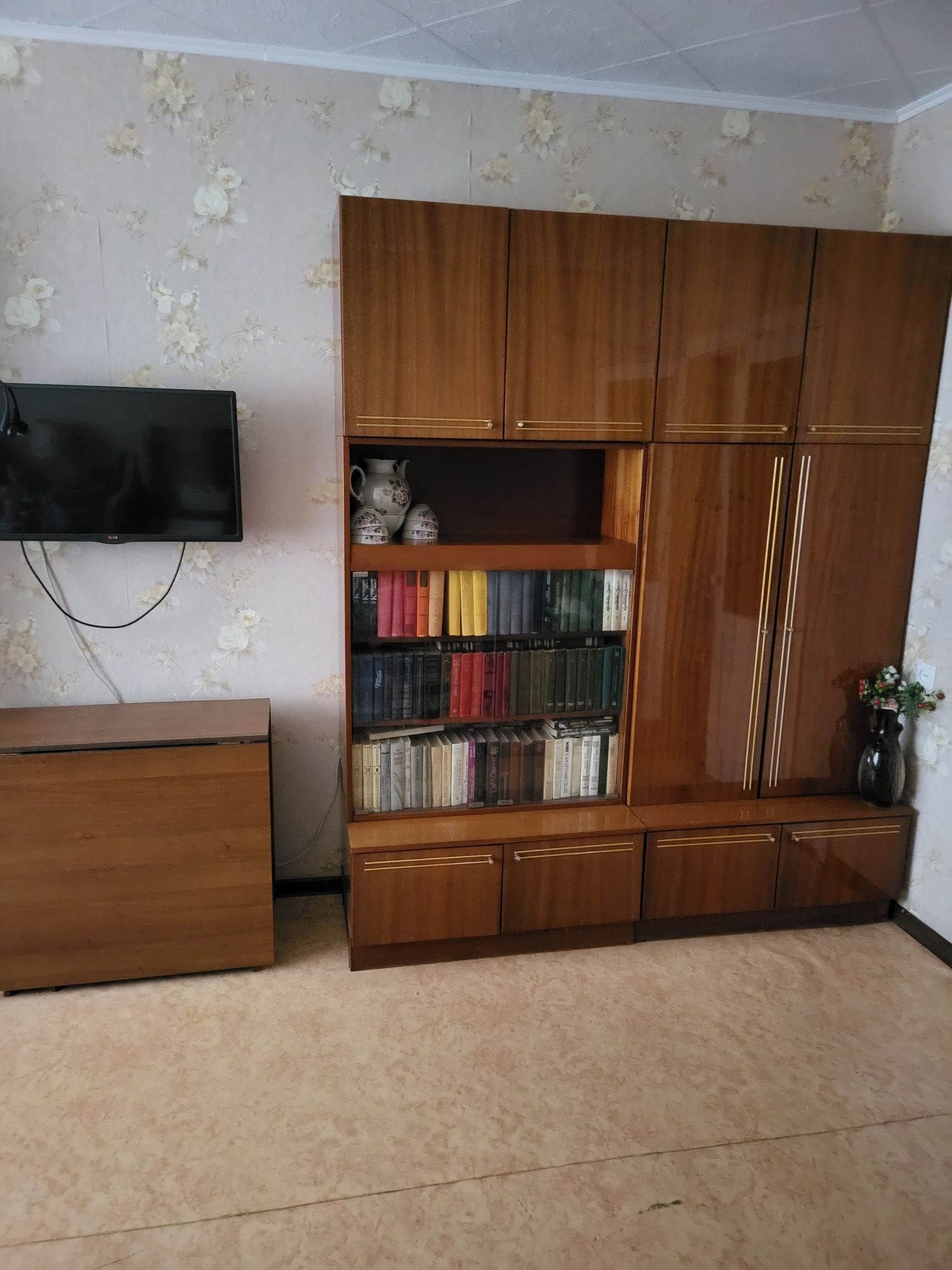 Стенка мебельная