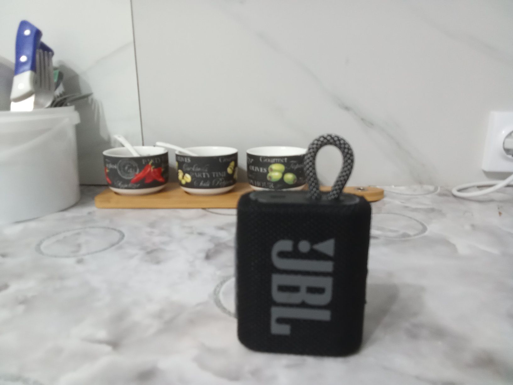 JBL GO 3 колонка купил за 27к тг продам за 17-15