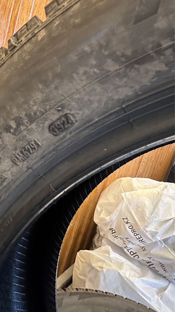235/55/20 Pirelli FR липучка
