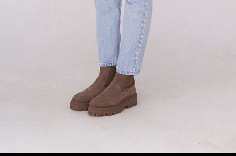 Новые ZARA демисезонные ботинки 39 размер