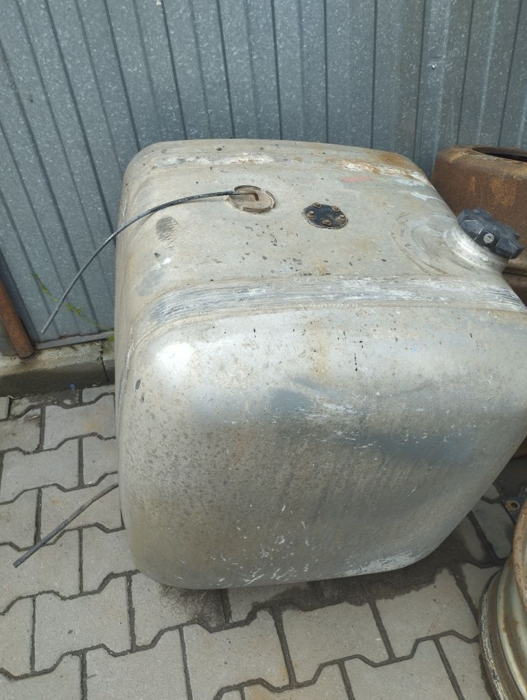 Бак 300л стоял на актросе