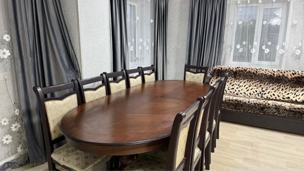 Продам стол и стулья