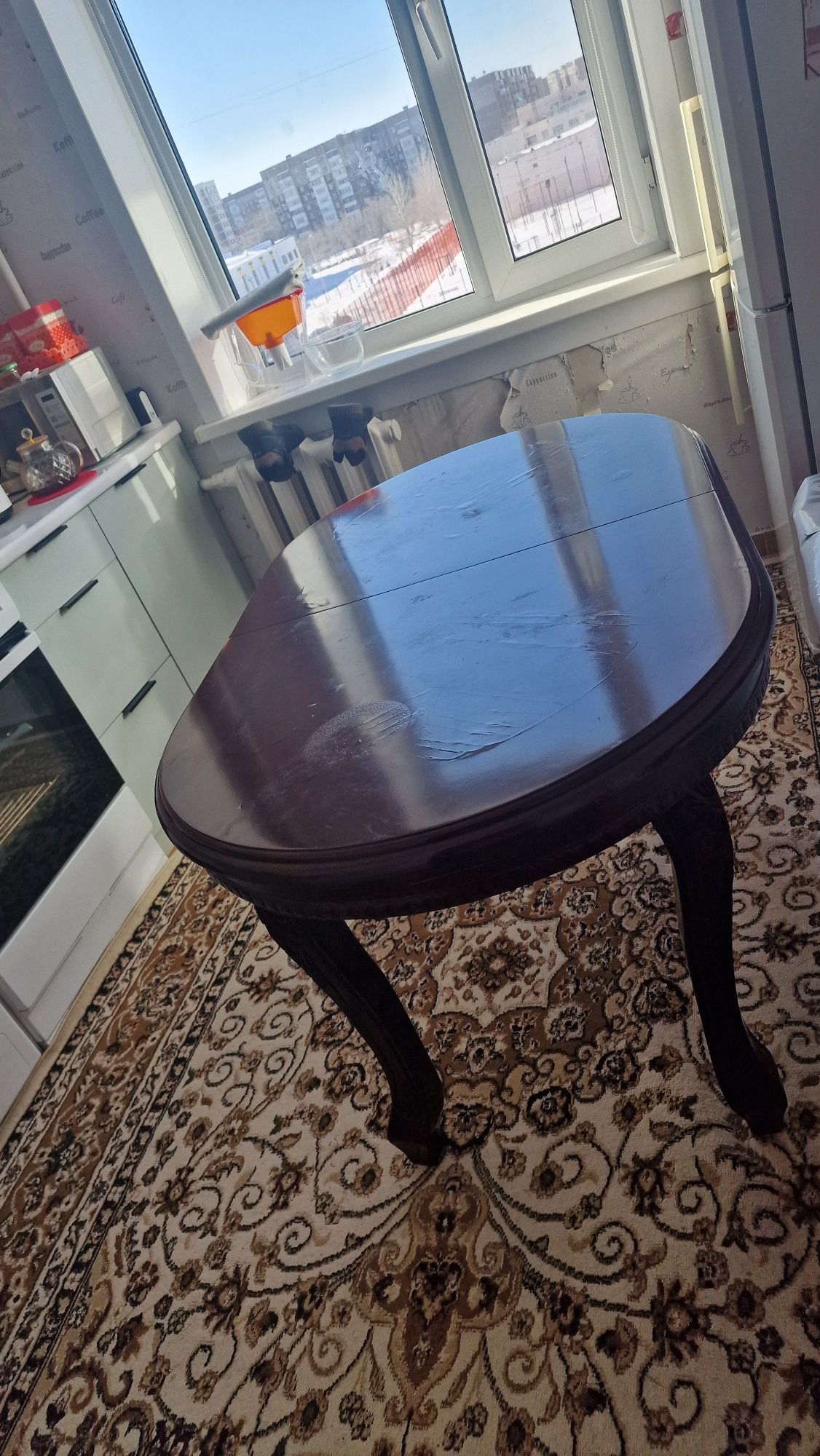 Продам стол красное дерево