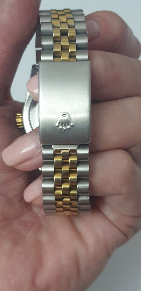 Продам женские часы