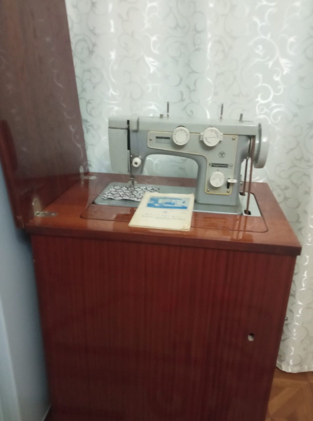 Швейная машинка б/у