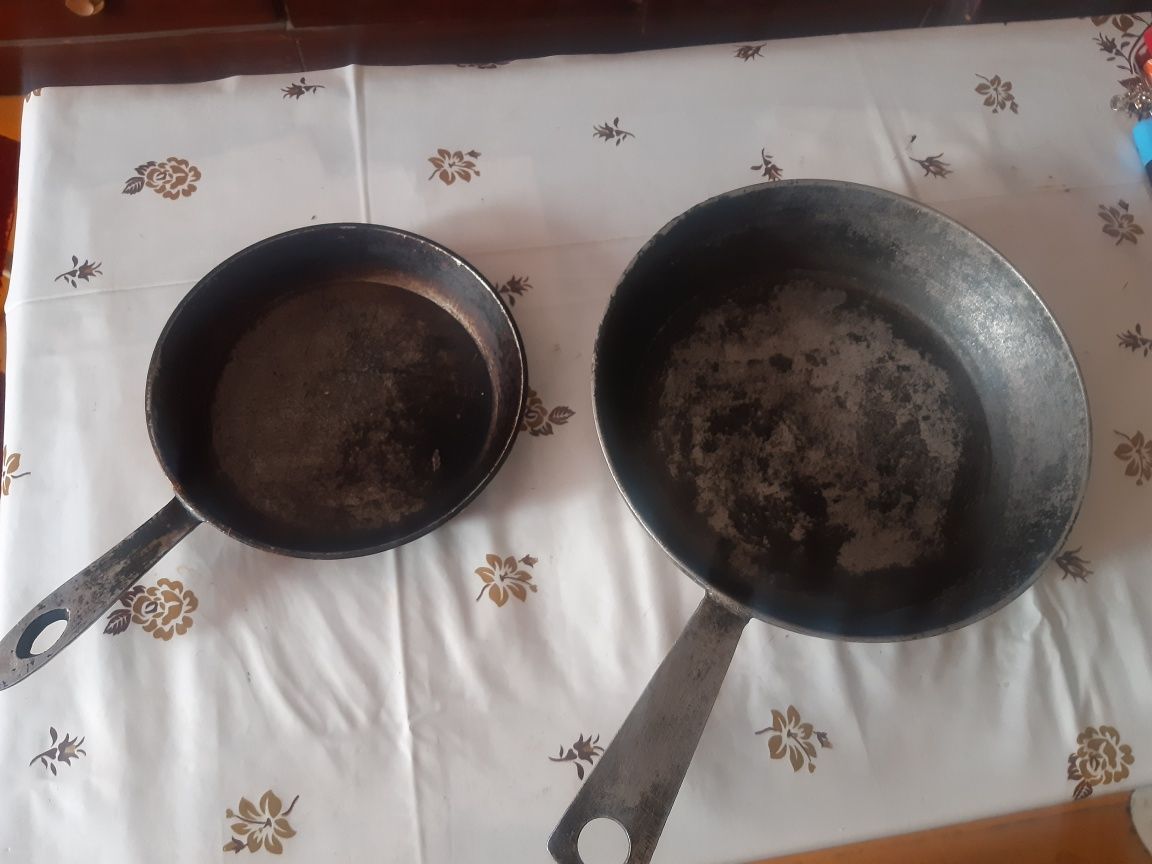 Сковорода, пельменница и мясорубка