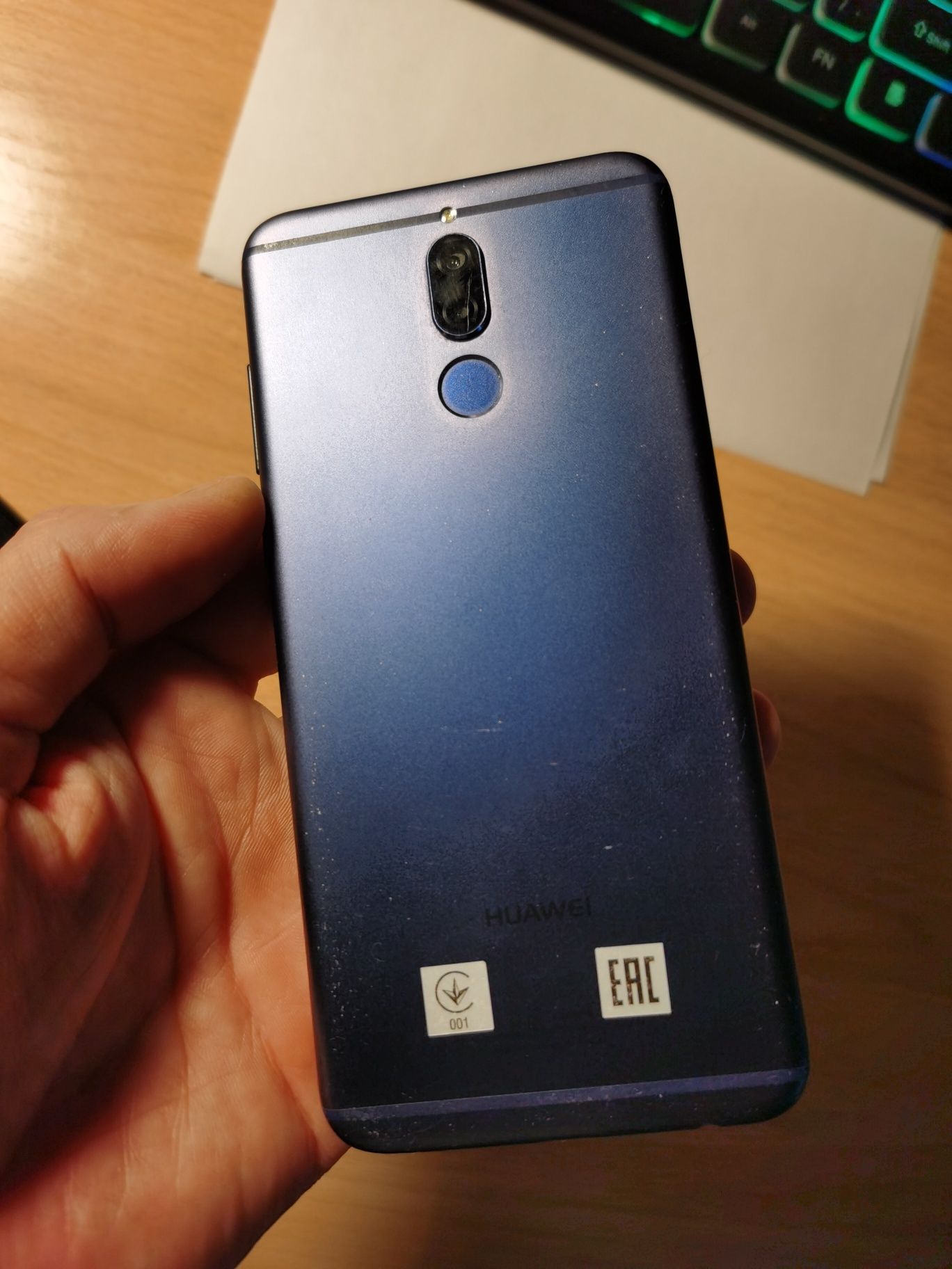 Huawei Mate 10 lite не включается