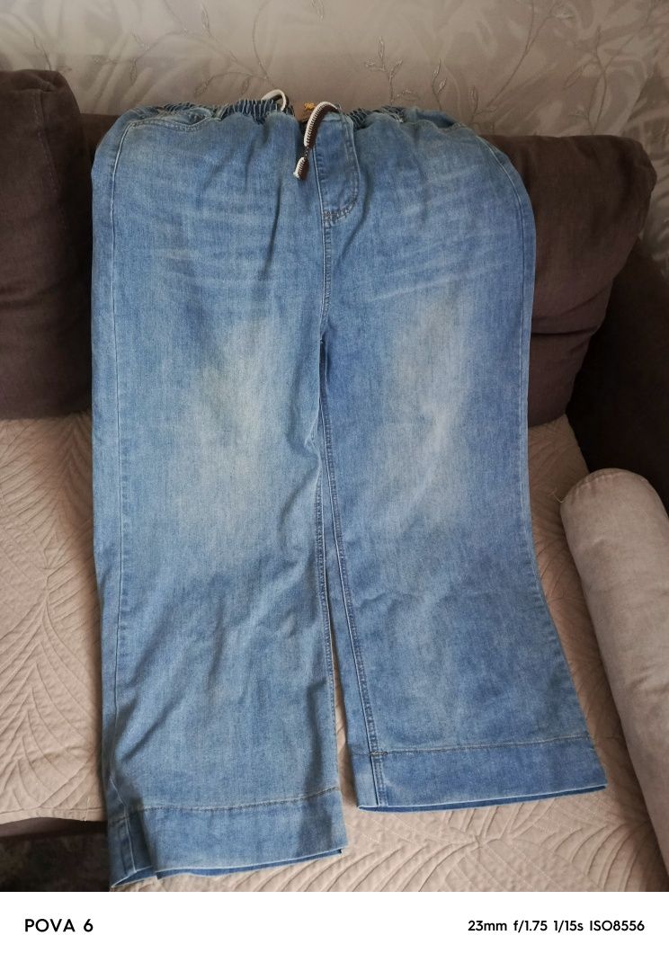 Продам джинсы новые