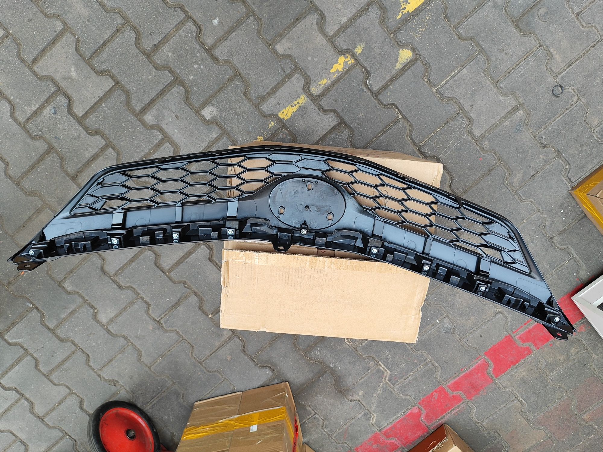 Решетка камри 50 SE
